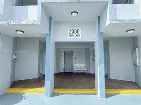 2300 Park Lane 105, Hollywood FL 33021