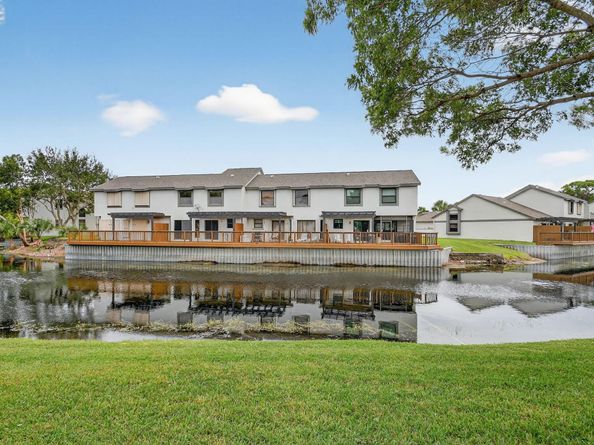 2249 Soundings Court, Greenacres FL 33413