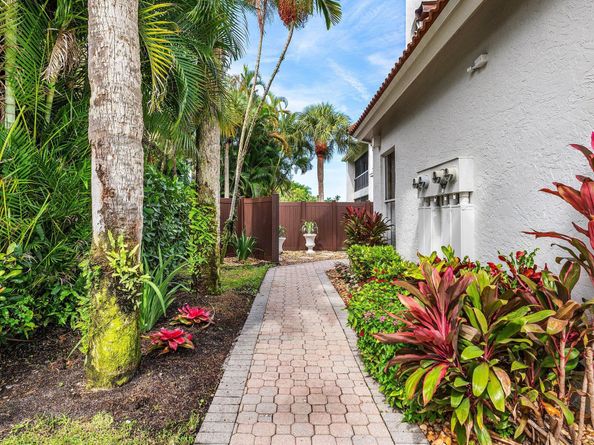 5887 NW 24th Avenue 1203, Boca Raton FL 33496