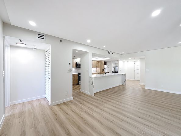 955 Egret Circle 207, Delray Beach FL 33444