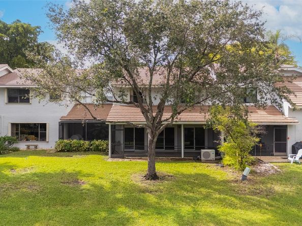 3249 Deer Creek Lake Shore Dr 32, Deerfield Beach FL 33442