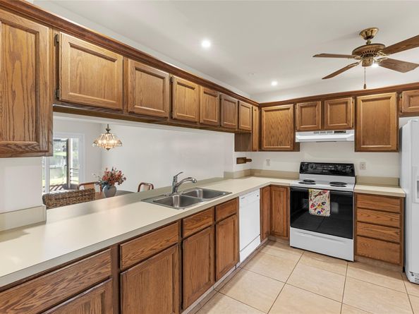 3249 Deer Creek Lake Shore Dr 32, Deerfield Beach FL 33442