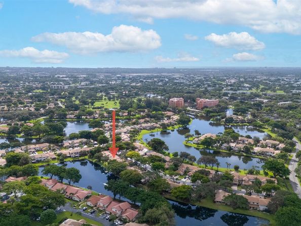3249 Deer Creek Lake Shore Dr 32, Deerfield Beach FL 33442