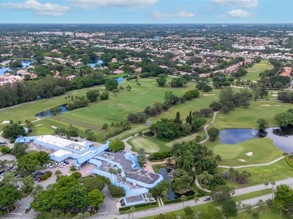 3249 Deer Creek Lake Shore Dr 32, Deerfield Beach FL 33442