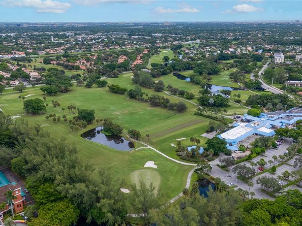 3249 Deer Creek Lake Shore Dr 32, Deerfield Beach FL 33442