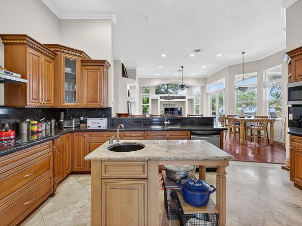 7961 NW 90th Ave, Tamarac FL 33321