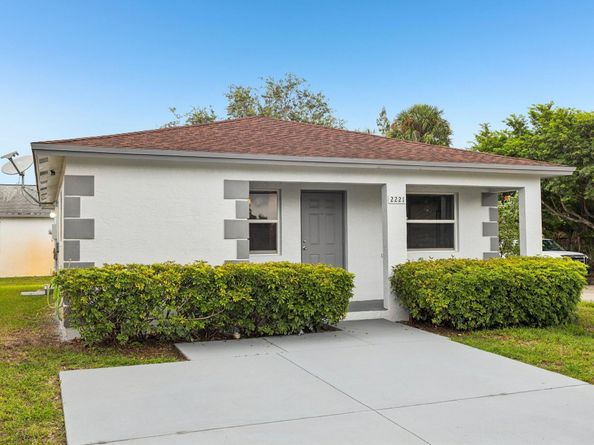 2221 NW 24th Ct, Fort Lauderdale FL 33311