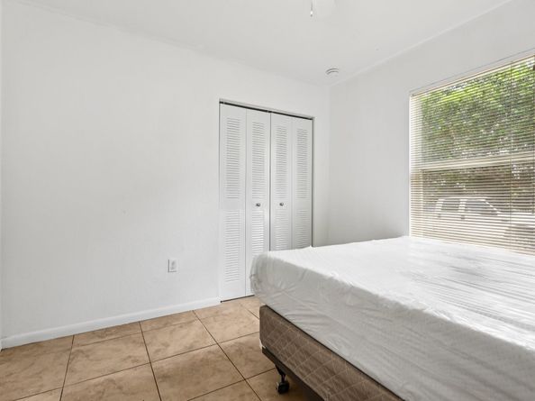2221 NW 24th Ct, Fort Lauderdale FL 33311