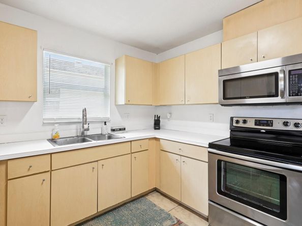 2221 NW 24th Ct, Fort Lauderdale FL 33311