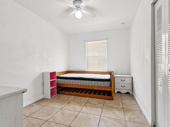 2221 NW 24th Ct, Fort Lauderdale FL 33311