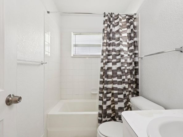 2221 NW 24th Ct, Fort Lauderdale FL 33311