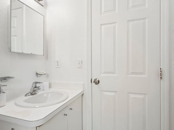 2221 NW 24th Ct, Fort Lauderdale FL 33311