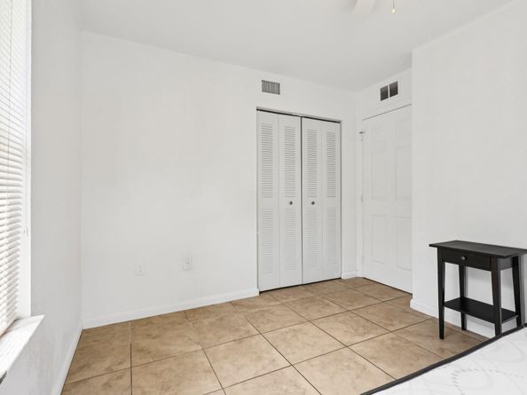 2221 NW 24th Ct, Fort Lauderdale FL 33311