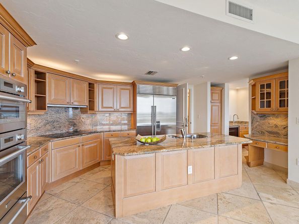 570 Ocean Drive Ph2, Juno Beach FL 33408