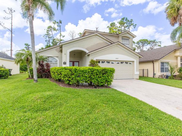 15157 Oak Chase Court, Wellington FL 33414