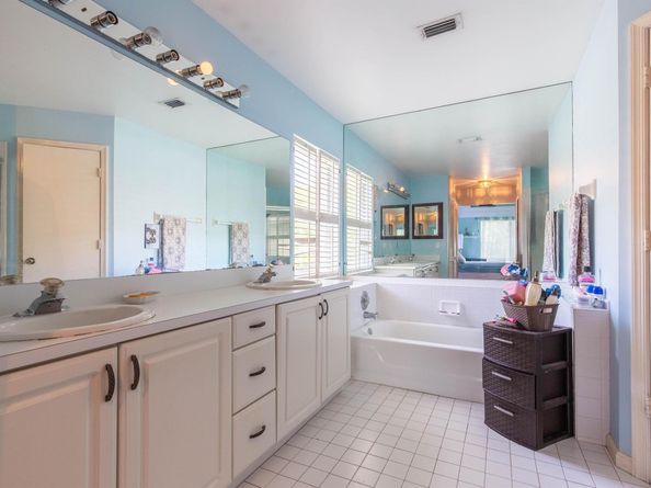 15157 Oak Chase Court, Wellington FL 33414