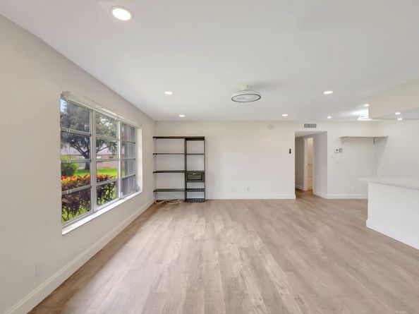 1217 S Drive Way A, Delray Beach FL 33445