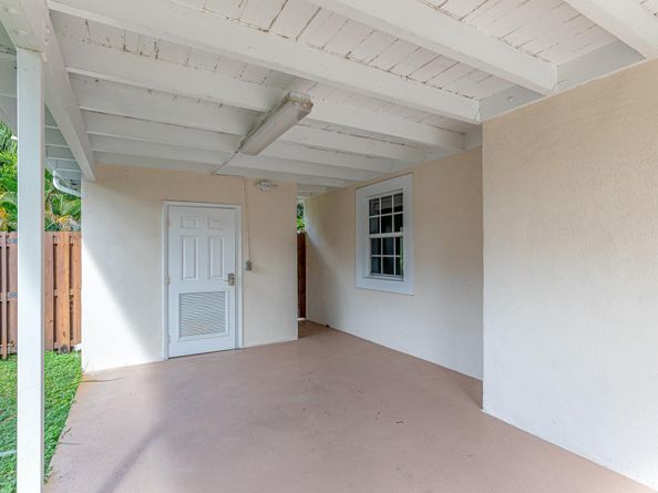 1717 SW 12th Ct, Fort Lauderdale FL 33312