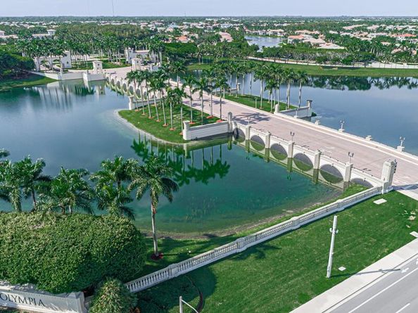 2377 Merriweather Way, Wellington FL 33414