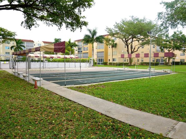 2851 Somerset Dr 103, Lauderdale Lakes FL 33311