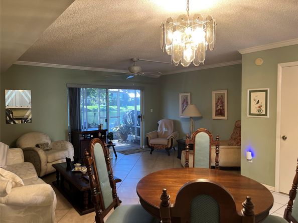 9702 NW 23rd Ct 9702, Pembroke Pines FL 33024