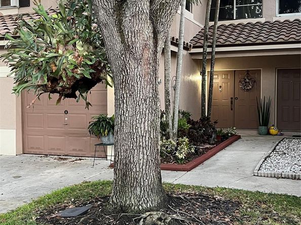 9702 NW 23rd Ct 9702, Pembroke Pines FL 33024