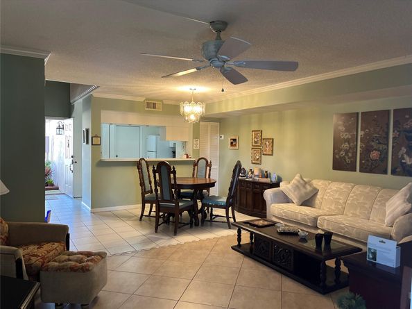 9702 NW 23rd Ct 9702, Pembroke Pines FL 33024