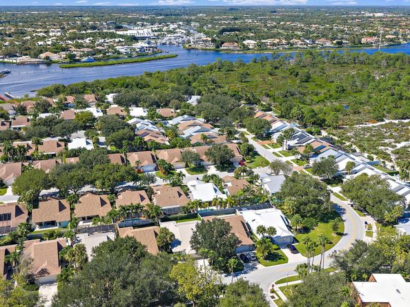 418 River Edge Road, Jupiter FL 33477
