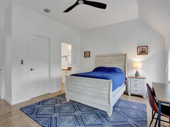 1110 NE 17th Way, Fort Lauderdale FL 33304