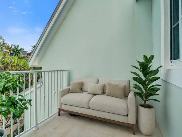 1110 NE 17th Way, Fort Lauderdale FL 33304