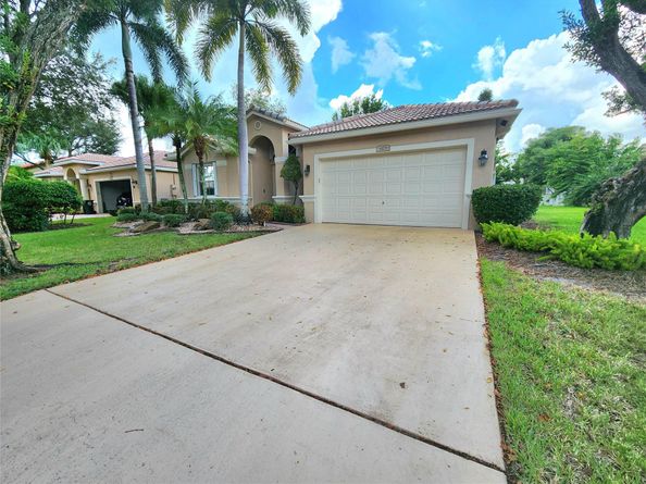 6171 Swans Ter, Coconut Creek FL 33073