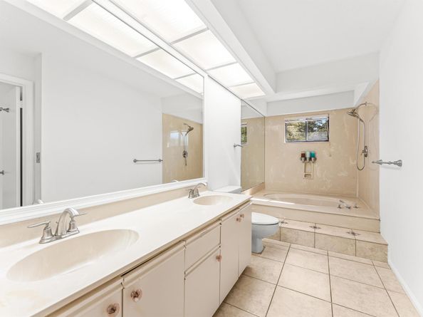 1075 Raintree Lane, Palm Beach Gardens FL 33410