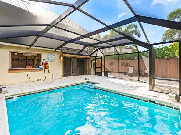 1075 Raintree Lane, Palm Beach Gardens FL 33410