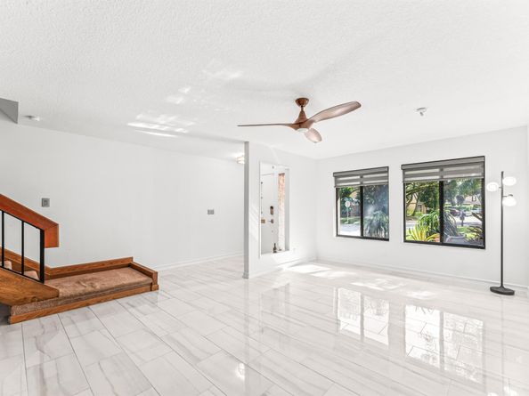 1075 Raintree Lane, Palm Beach Gardens FL 33410