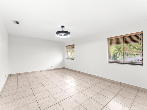 1075 Raintree Lane, Palm Beach Gardens FL 33410