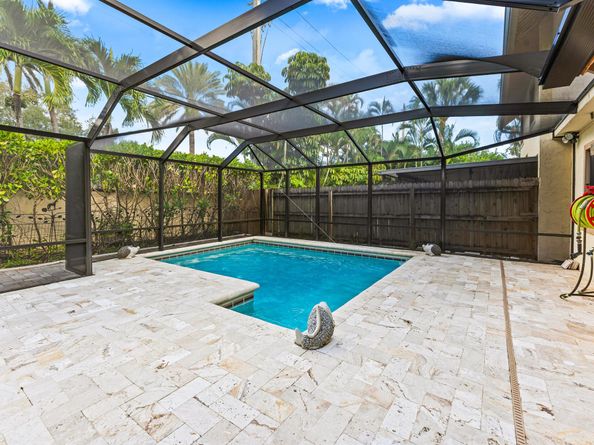 1075 Raintree Lane, Palm Beach Gardens FL 33410