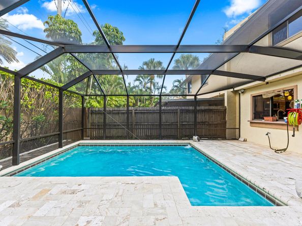 1075 Raintree Lane, Palm Beach Gardens FL 33410