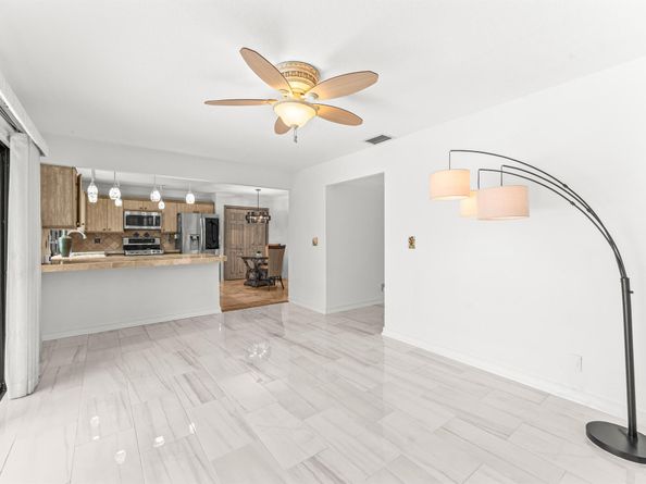 1075 Raintree Lane, Palm Beach Gardens FL 33410