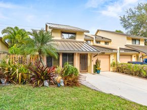 1075 Raintree Lane, Palm Beach Gardens FL 33410