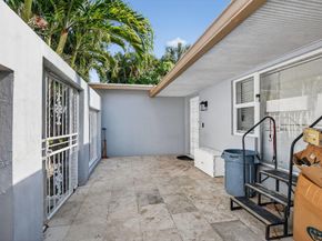 256 SW 11th Place, Boca Raton FL 33432