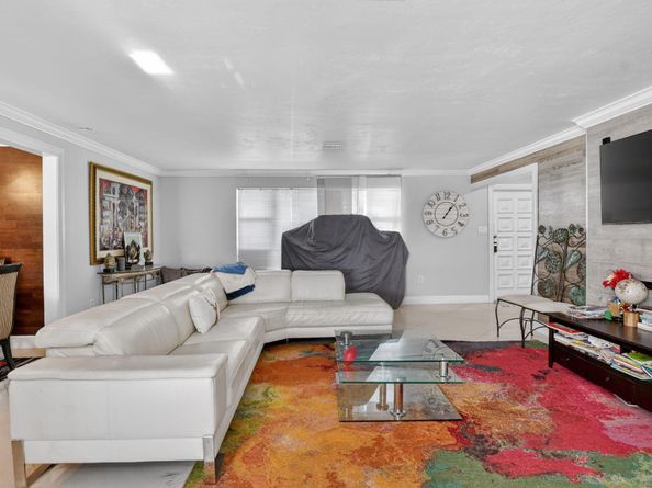 256 SW 11th Place, Boca Raton FL 33432