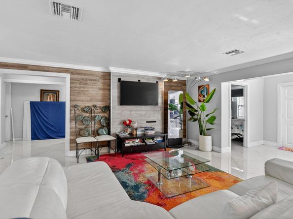 256 SW 11th Place, Boca Raton FL 33432