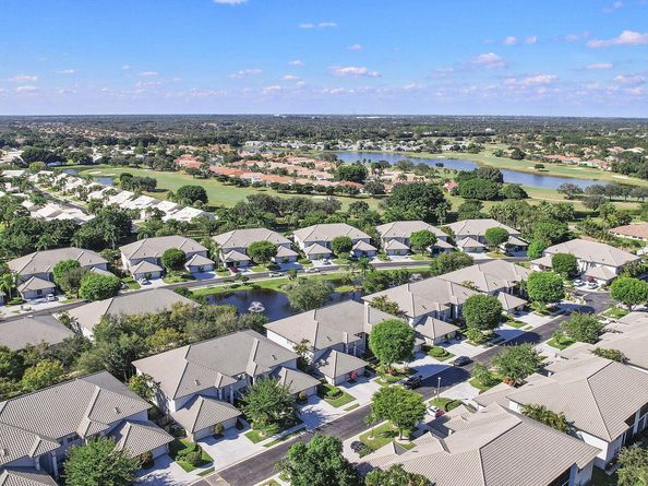 11595 Briarwood Circle 1, Boynton Beach FL 33437