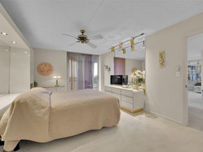 5340 NW 2nd Ave PH26, Boca Raton FL 33487