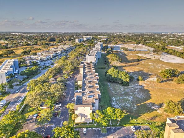 5340 NW 2nd Ave PH26, Boca Raton FL 33487