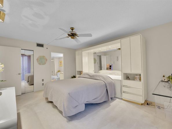 5340 NW 2nd Ave PH26, Boca Raton FL 33487