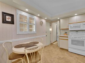 5340 NW 2nd Ave PH26, Boca Raton FL 33487