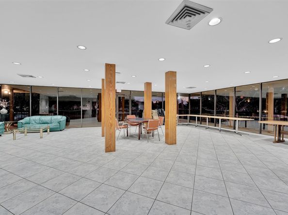 5340 NW 2nd Ave PH26, Boca Raton FL 33487