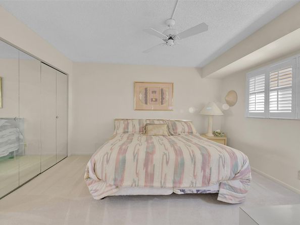 5340 NW 2nd Ave PH26, Boca Raton FL 33487