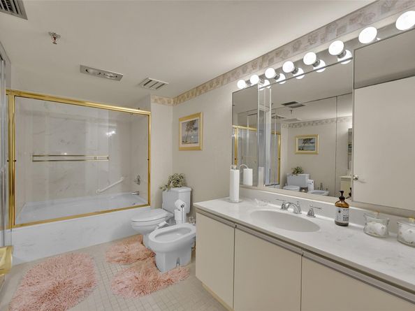 5340 NW 2nd Ave PH26, Boca Raton FL 33487